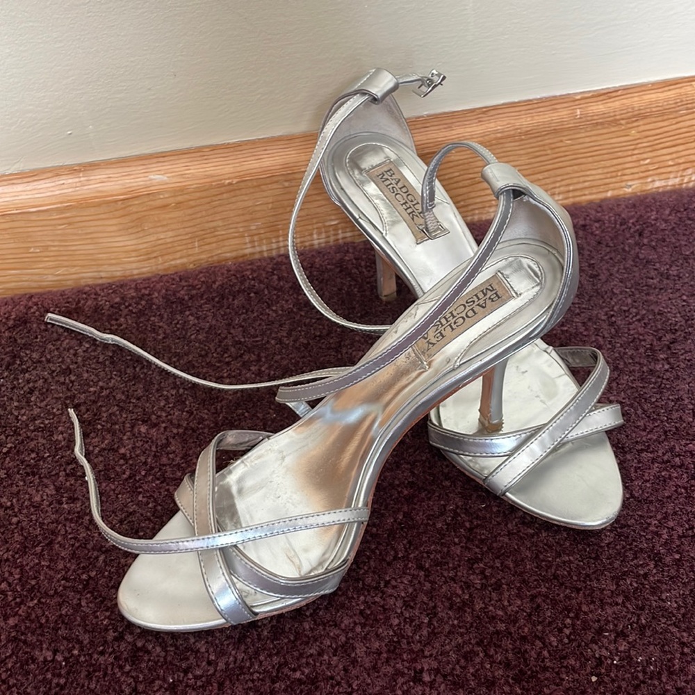 👠 Badgley Mischka Silver Heels 👠
